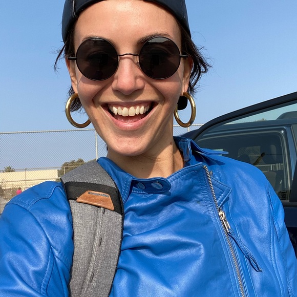 Meet your POSH Ladayyyyy - Picture 9 of 16